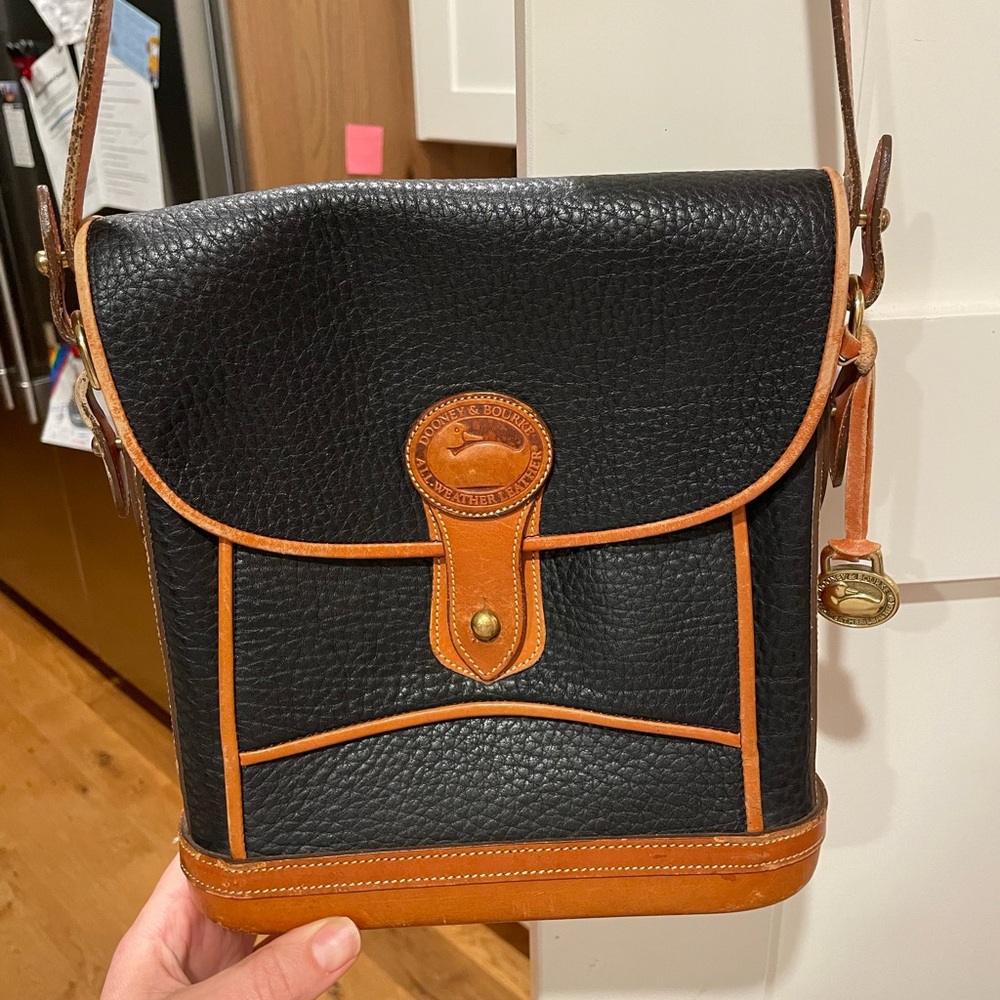 Black Dooney and Bourke 90s Dover Crossbody